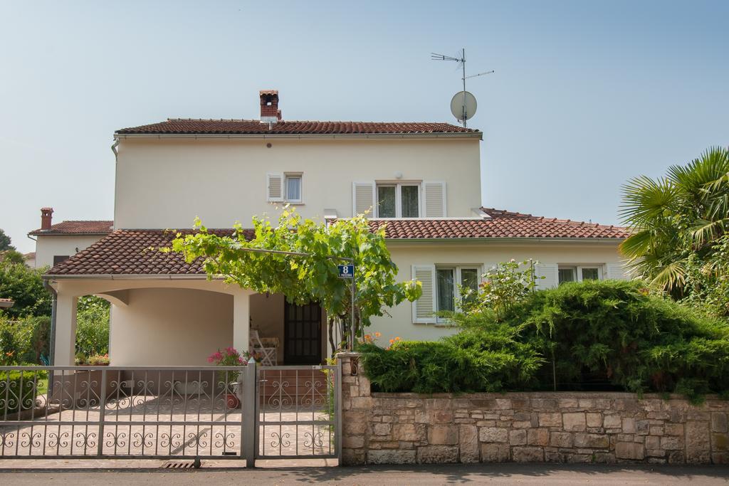 Studio And Apartment Nadia With Garden Poreč Zewnętrze zdjęcie