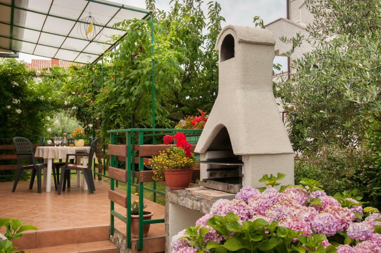 Studio And Apartment Nadia With Garden Poreč Zewnętrze zdjęcie